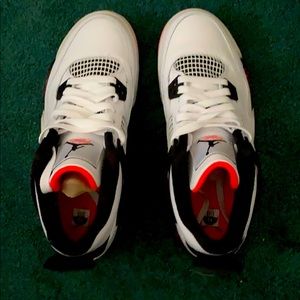 Jordan 4 Retro